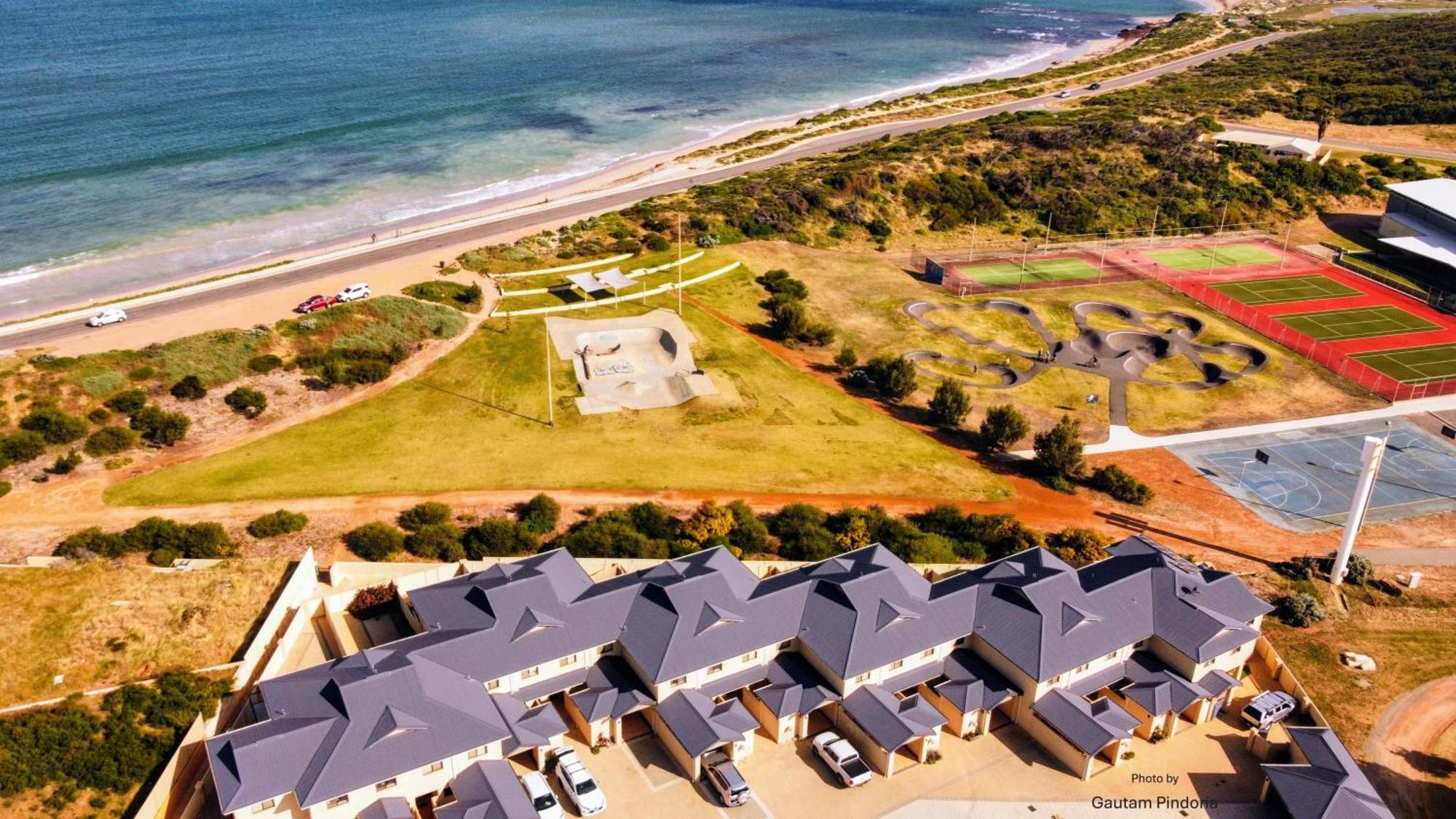 Port Denison Beach Resort Exterior foto